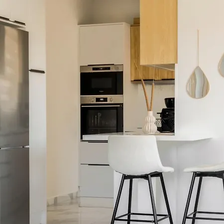 Anesis Deluxe 2 아파트 Gaitani